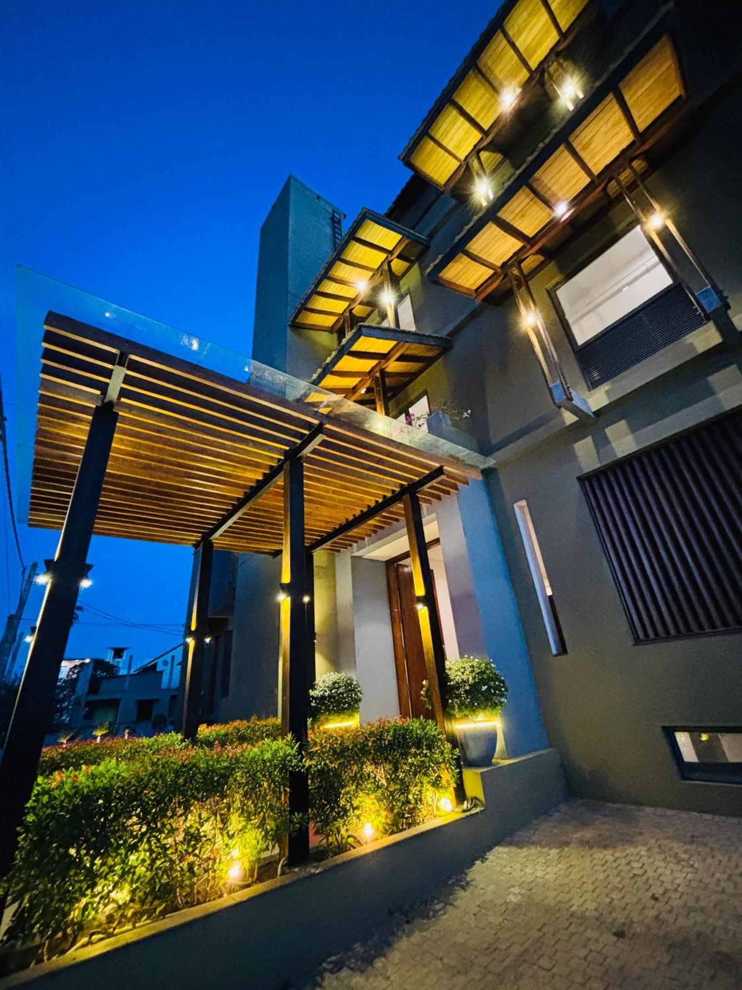 Manthila Hotel Anuradhapura Exterior foto